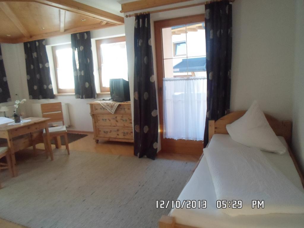 Haus Kroell Elisabeth Apartment Zell am Ziller Cameră foto